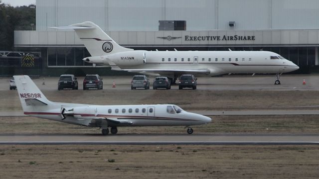 Bombardier Global Express (N143MW) - Also N250SR (C560) in the foreground.