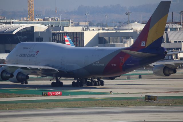 Boeing 747-400 (HL7413)
