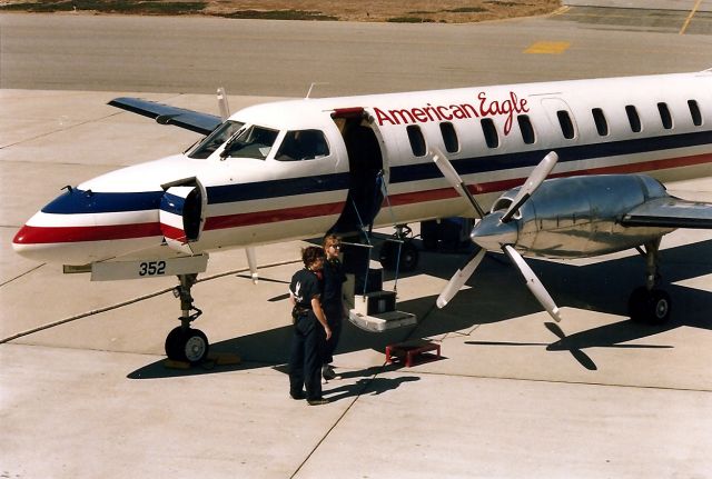 Canadair Challenger (N352AE) - KMRY - 1988 view of Monterey Peninsula Airport - American Eagle had mostly female ground crews back in the 80's.