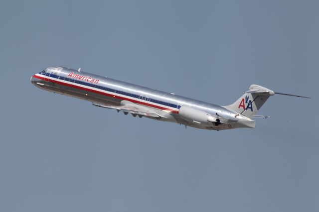 McDonnell Douglas MD-83 (N9628W)