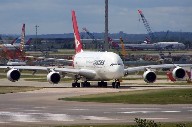 Airbus A380-800 (VH-OQF)