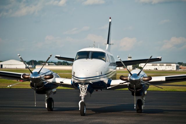 Beechcraft King Air 90 (N308RM)