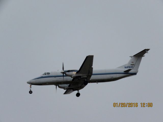 Beechcraft 1900 (N49UC)