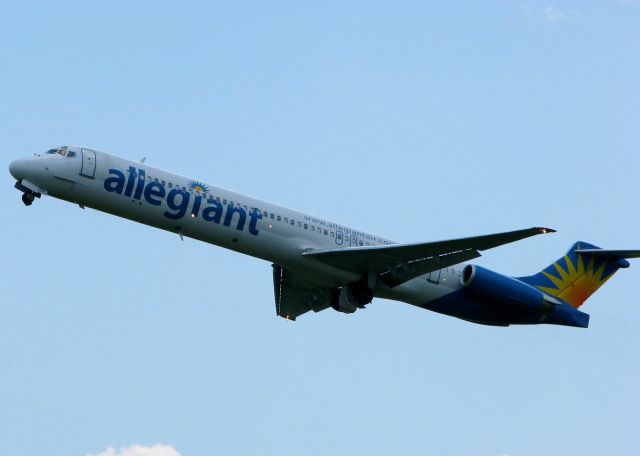 McDonnell Douglas MD-83 (N868GA) - Off of runway 23 at Shreveport Regional.