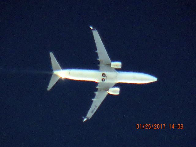 Boeing 737-800 (C-FYPB)