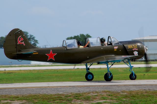 YAKOVLEV Yak-52 (N5979X) - 2013 Sun n Fun Parade of Planes