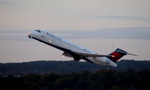 Boeing 717-200 (N936AT)