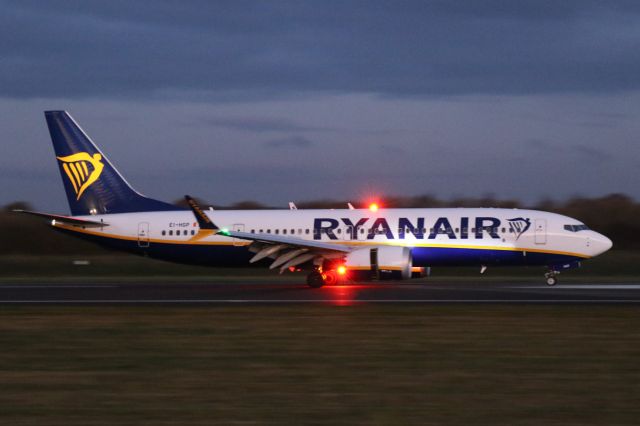 Boeing 737 MAX 8 (EI-HGP) - RYR5003 arriving from Brussels (CRL)