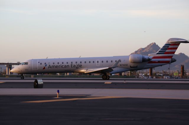 Canadair Regional Jet CRJ-700 (N716SK)