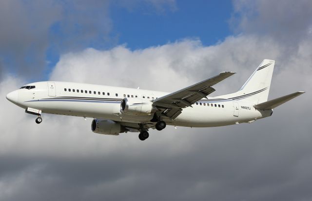 BOEING 737-400 (N802TJ)