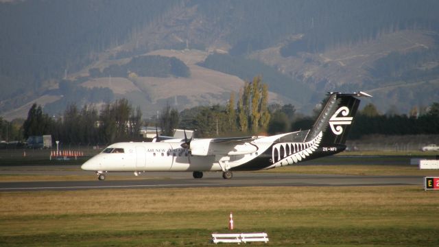 de Havilland Dash 8-300 (ZK-NFI)