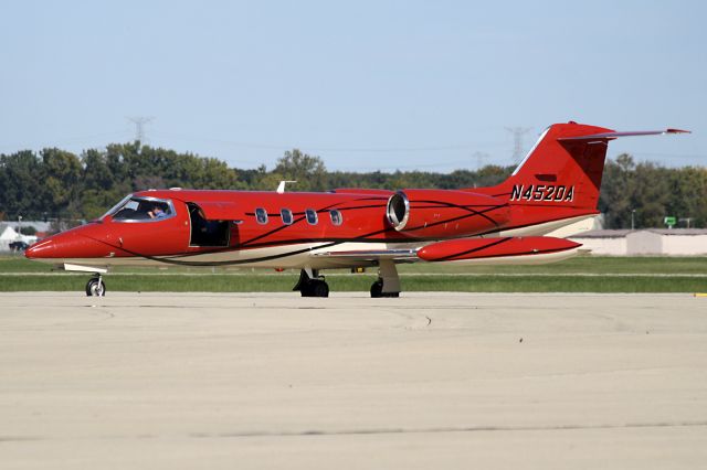 Learjet 35 (N452DA)