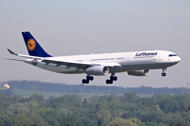Airbus A330-300 (D-AIKE)