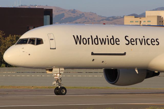 Boeing 757-200 (N415UP)