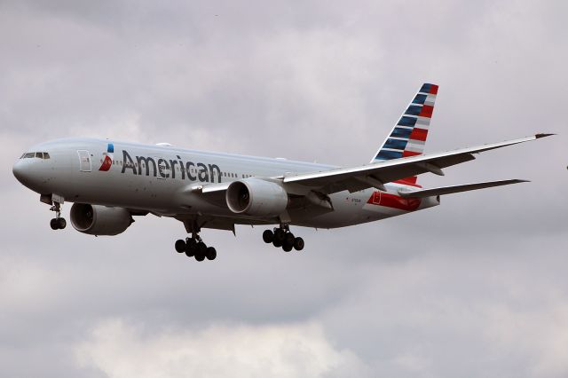 Boeing 777-200 (N788AN)