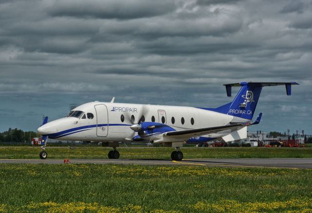 Beechcraft 1900 (C-FTQR) - Visiting CYHU on July 15, 2021