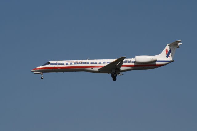 Embraer ERJ-145 (N641AE) - Arriving on runway 24R