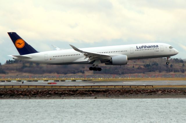 Airbus A350-900 (D-AIGX) - LH 424 from Munich landing on 27