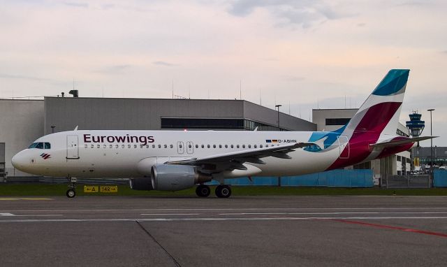 Airbus A320 (D-ABHN)