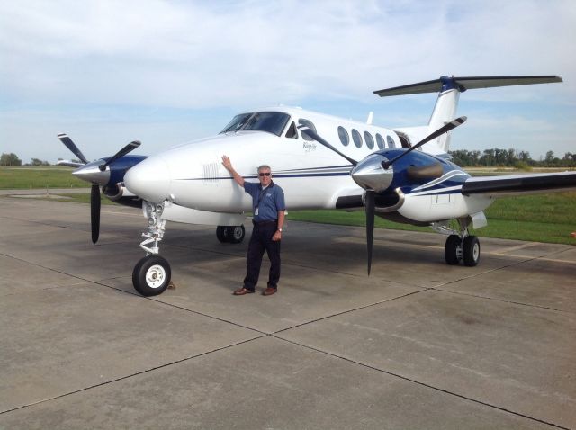 Beechcraft Super King Air 200 (N128VT)