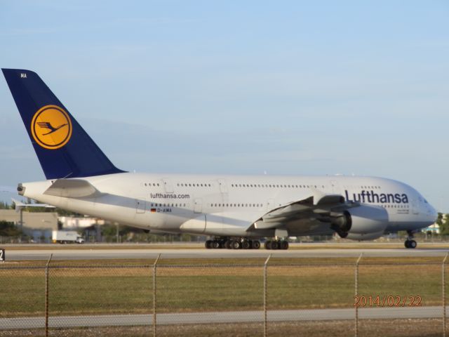 Airbus A380-800 (D-AIMA) - Takeoff roll!