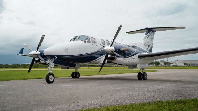 Beechcraft Super King Air 350 (N867UP)