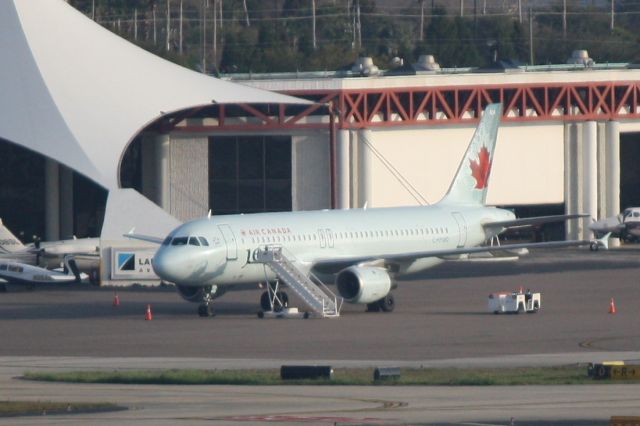 Airbus A320 (C-FPWD) - Air Canada Jetz (CFPWD) sits on the ramp at Tampa International Airport