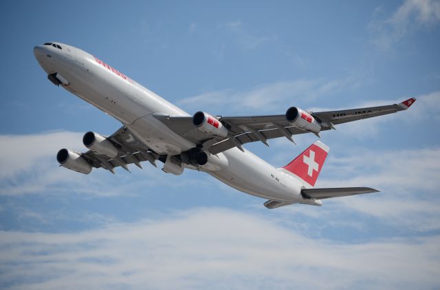 Airbus A340-300 (HB-JMA)