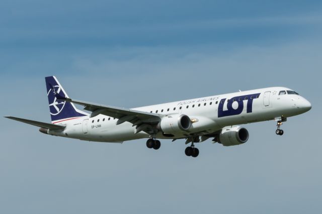 EMBRAER 195 (SP-LNM) - WAW/EPWA SPOTTING