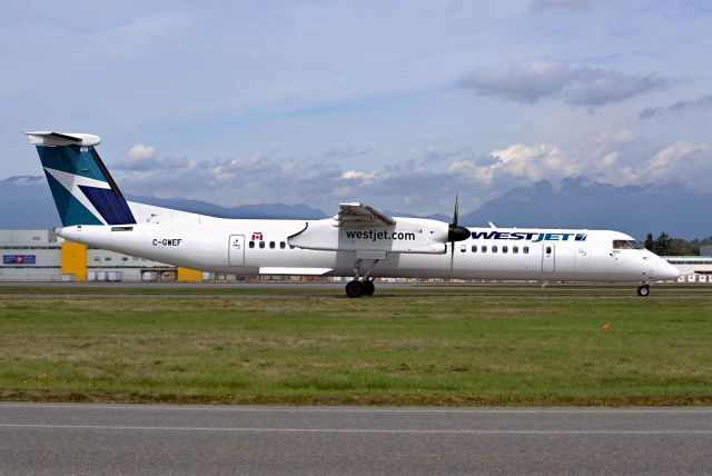 de Havilland Dash 8-400 (C-GWEF)
