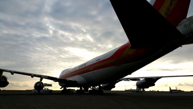 Boeing 747-400 (N402KZ)