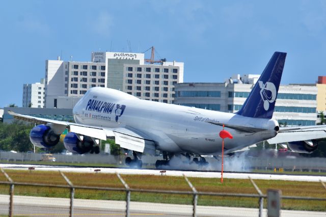 Boeing 747-200 (N850GT)