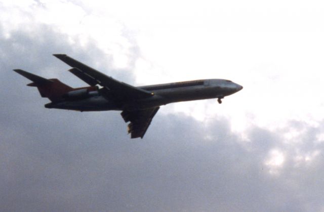BOEING 727-200 —