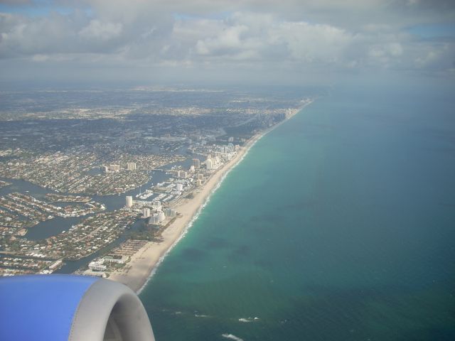 Boeing 737-700 (SWA) - Coastline shortly after take of from from Fort Lauderdale Airport