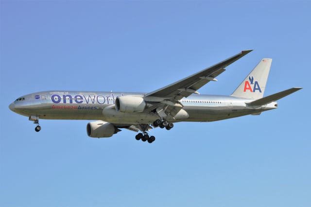 Boeing 777-200 (N791AN)