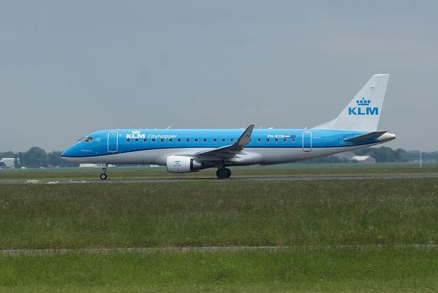 Embraer 170/175 (PH-EXN) - KLM Cityhopper EMB170-175 cn659 Take Off RWY36L 22-5-2018