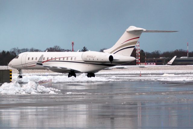 Bombardier Global Express (N149LP)