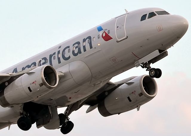 Airbus A319 (N829AW)