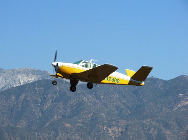 Beechcraft 35 Bonanza (N4290B) - Taking off RWY 26L
