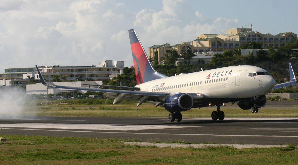 Boeing 737-700 (N307DQ)