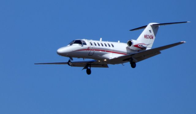 Cessna Citation CJ3 (N824DM) - On final is this 2008 Cessna Citation 525B in the Winter of 2019.