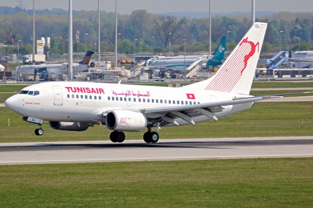 Boeing 737-700 —
