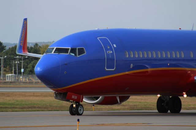 Boeing 737-800 (N8638A)