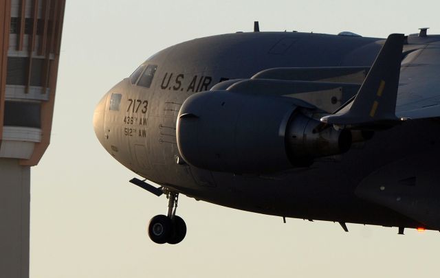 Boeing Globemaster III (N77173) - phoenix sky harbor international airport 05MAY20
