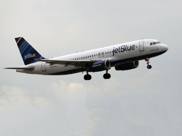 Airbus A320 (N657JB) - An Airbus A320 auf Jet Blue.