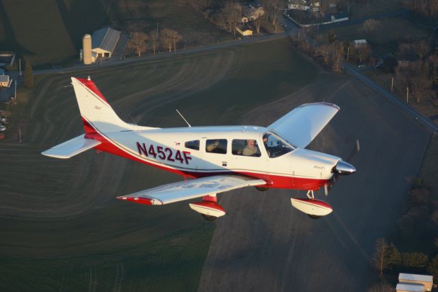 Piper Cherokee (N4524F)