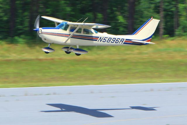 Cessna Skylane (N589R)