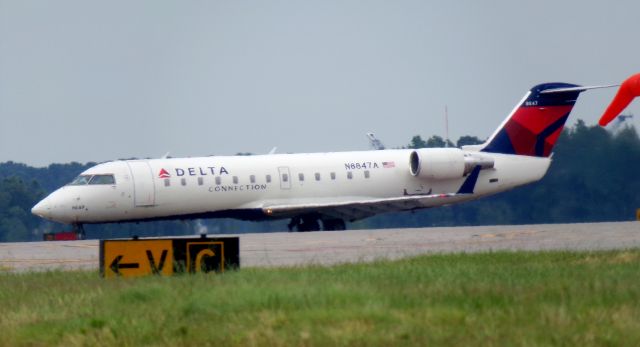 Canadair Regional Jet CRJ-200 (N8847A)