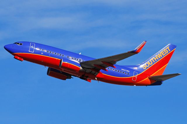 BOEING 737-300 (N937WN) - Boeing 737-7H4(c/n 36644/2925). October 31, 2010.