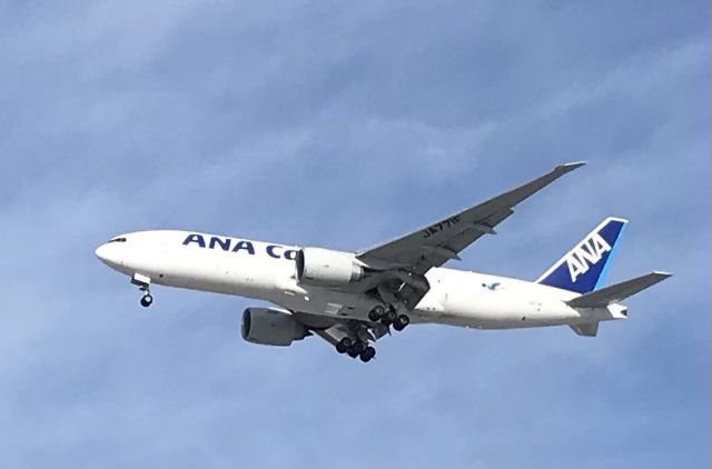 BOEING 777-200LR (JA771F) - Runway 28C arrival! 1/16/22.